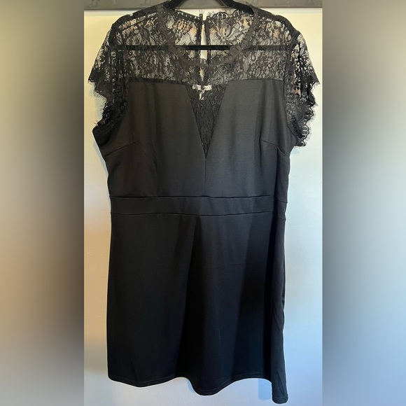 Maurices Black Lace Inset Short Cap Sleeve Ponte Dress Size 1 - Picture 2 of 5